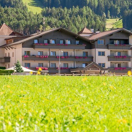 Hotel Tannenhof Brunico Exterior photo