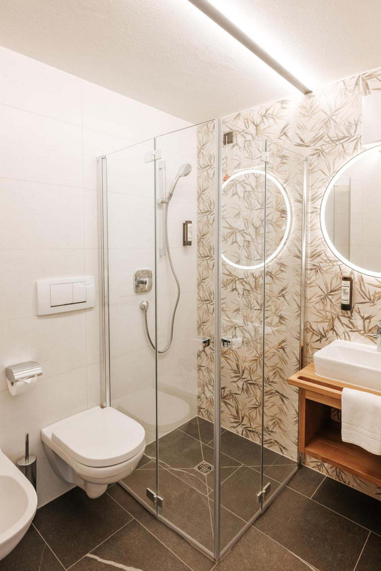 Hotel Tannenhof Brunico Exterior photo